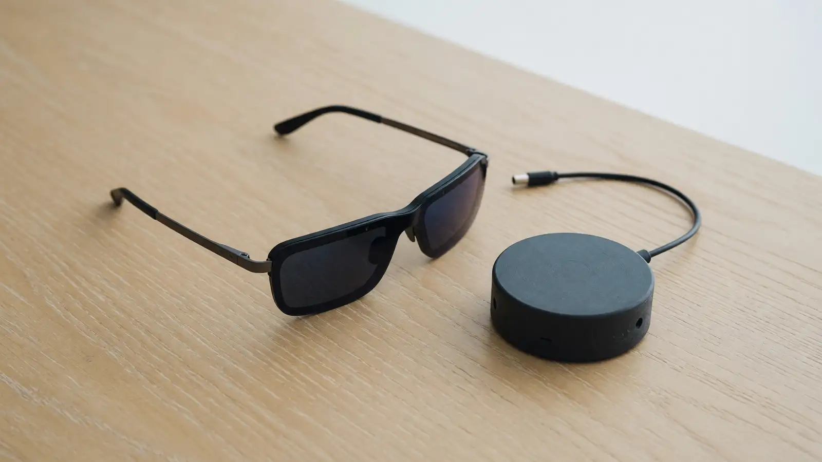 Meta VR Glasses: $1,299, 100 Grams, a Puck